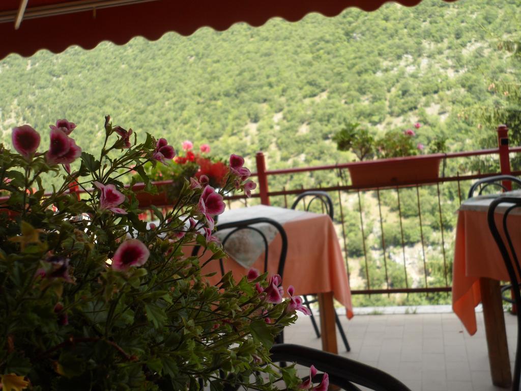 Hotel Grotta dei Colombi Scanno Esterno foto