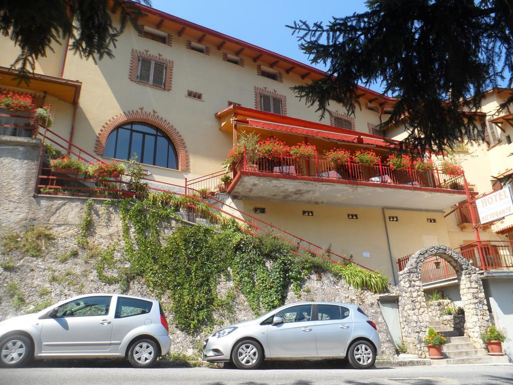 Hotel Grotta dei Colombi Scanno Esterno foto